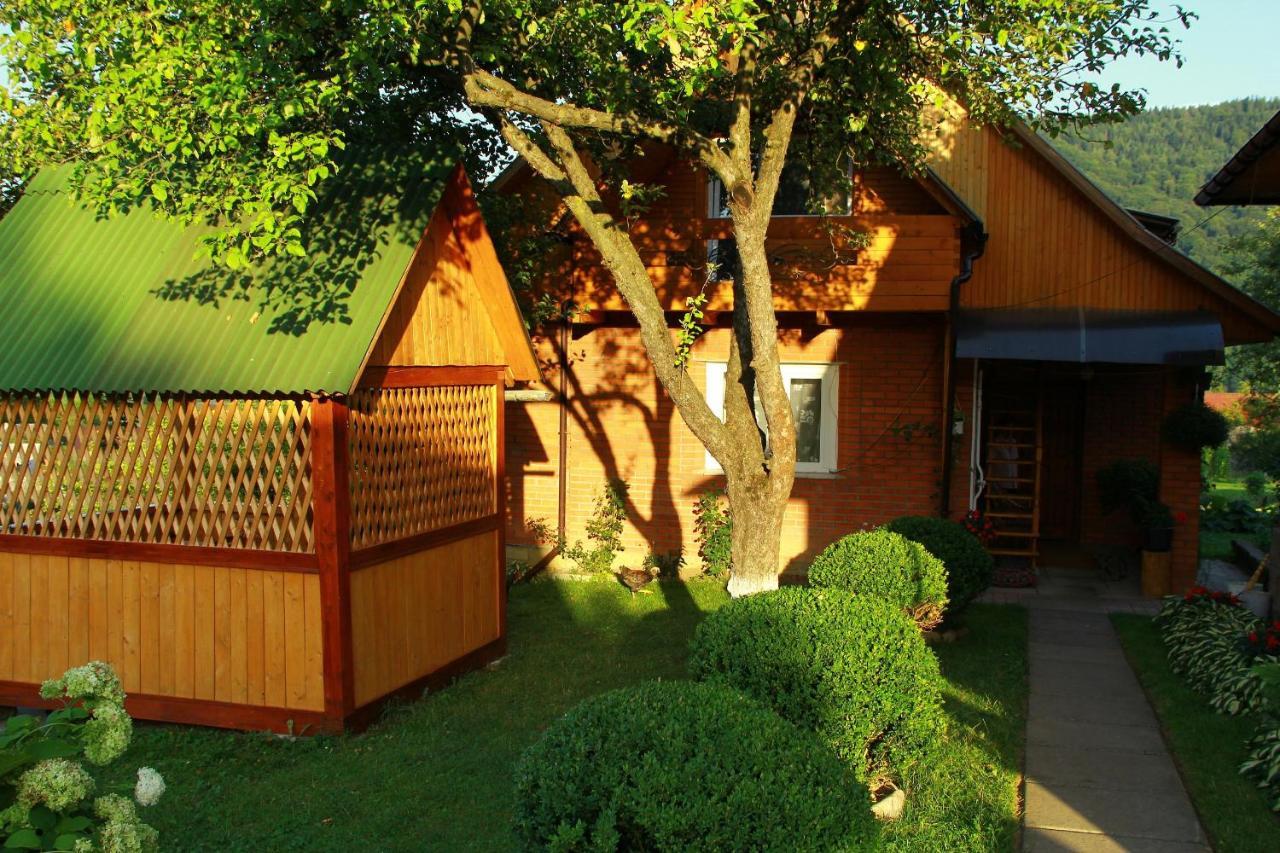 Hotel У Андрія Jaremče Exteriér fotografie